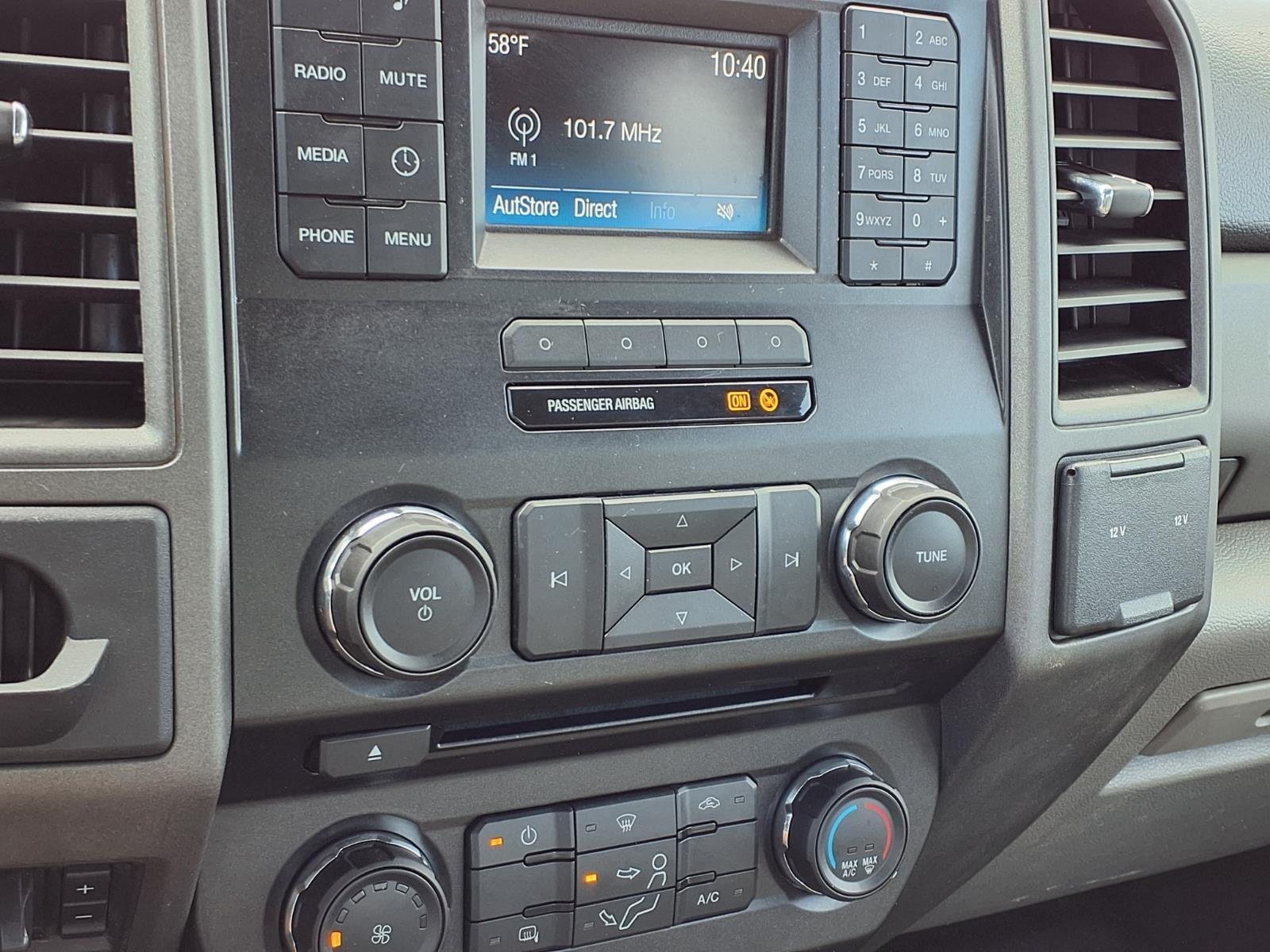 Used 2017  Ford XL image 4