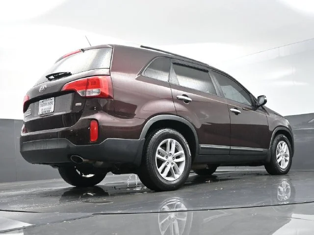 Used 2015 Red Kia LX image 35