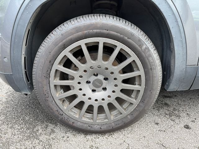 Used 2018 Gray Volkswagen SEL Premium image 11