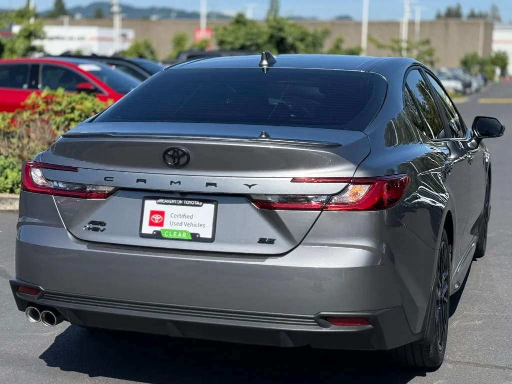 Certified Used 2025  Toyota SE image 5