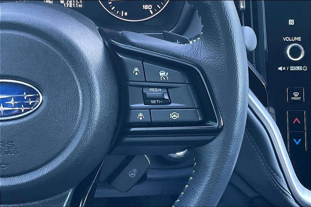 Used 2025 Silver Subaru Onyx Edition image 22