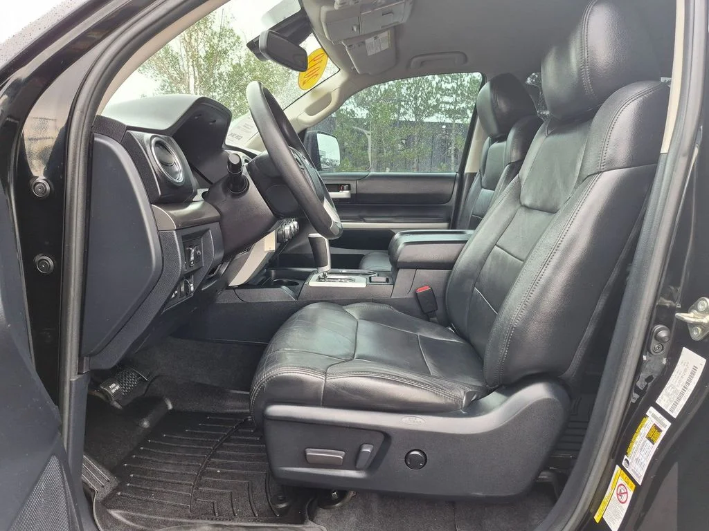 Used 2019 Midnight Black Metallic Toyota SR5 image 17