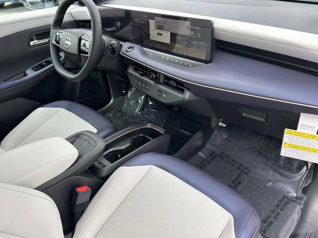 New 2026 Everest White Pearl Tricoat/Black Nissan SV+ image 8