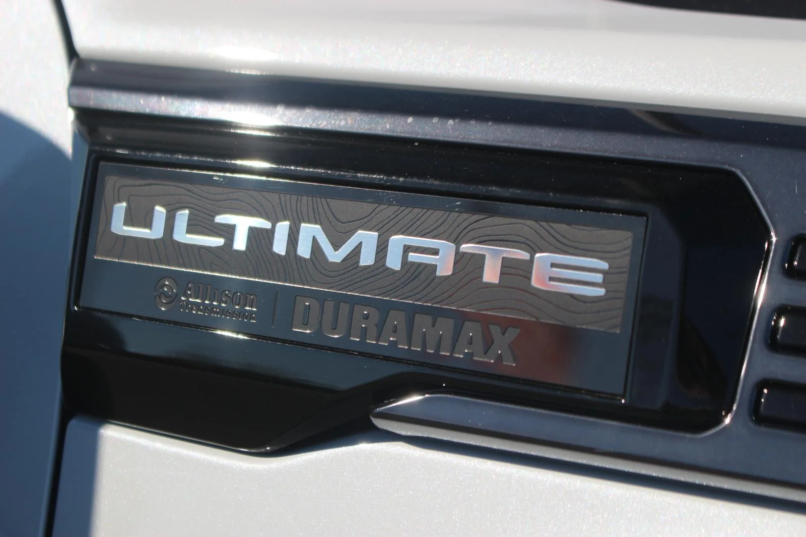 New 2026 Glacier White Tricoat GMC Denali Ultimate image 10