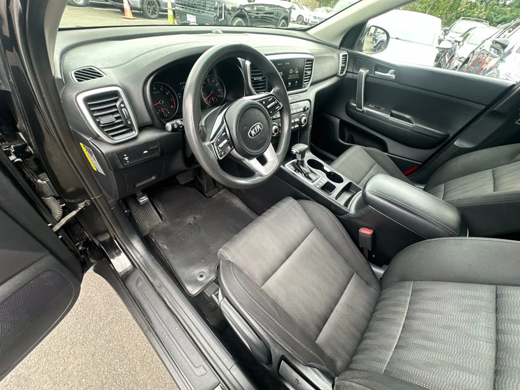 Used 2022 Red Kia LX image 9