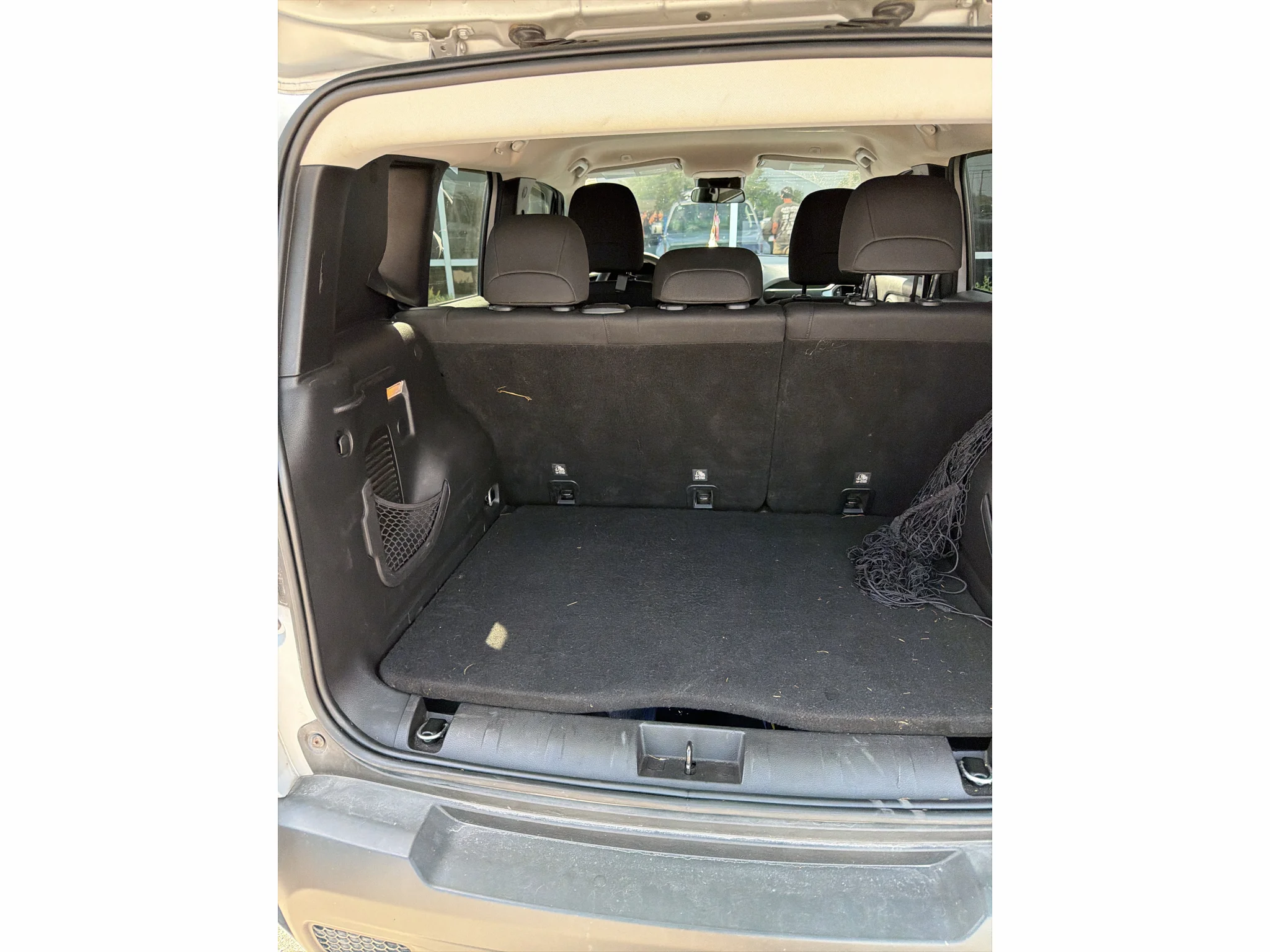 Used 2019 Glacier Metallic Clearcoat Jeep Latitude image 5