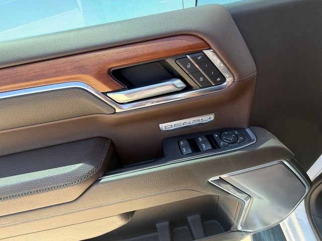Used 2022 White GMC Denali image 11