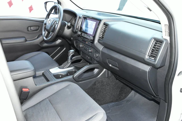 Used 2022 White Nissan S image 19