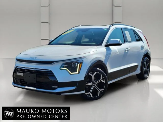 Used 2023 White Kia EX Touring image 1