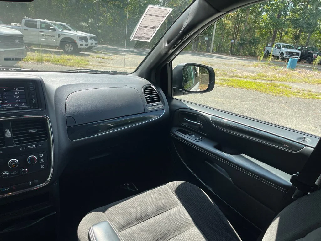 Used 2017 White Dodge SE Plus image 11
