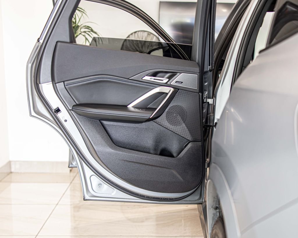 Used 2026 Gray BMW M35i image 33