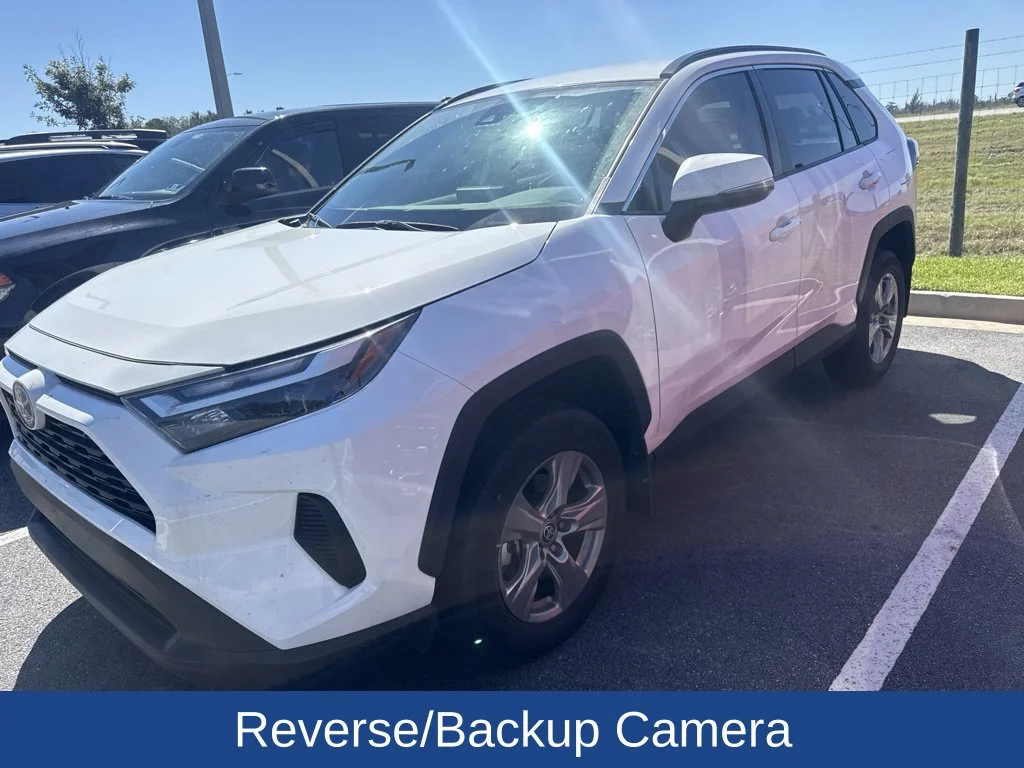Certified Used 2025 Ice Toyota XLE image 3
