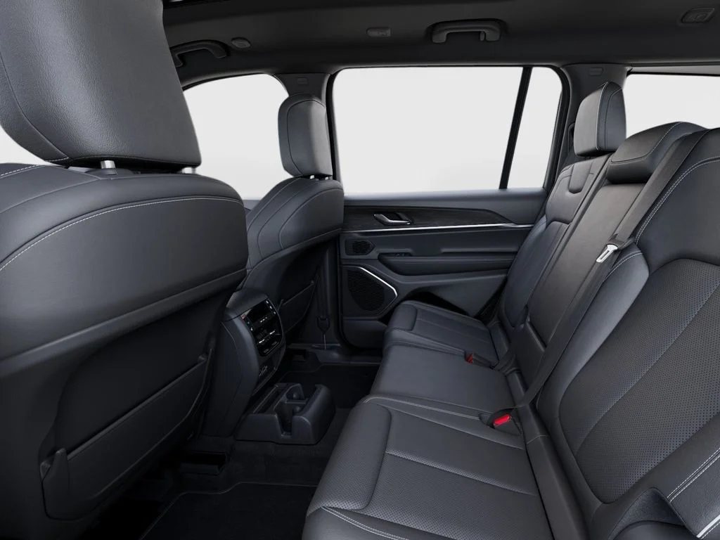 New 2026 Baltic Gray Metallic Clear-Coat Exterior Paint Jeep Limited Reserve image 25