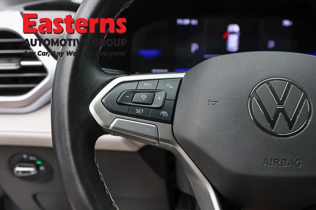 Used 2025 Gray Volkswagen 1.5T SE image 15
