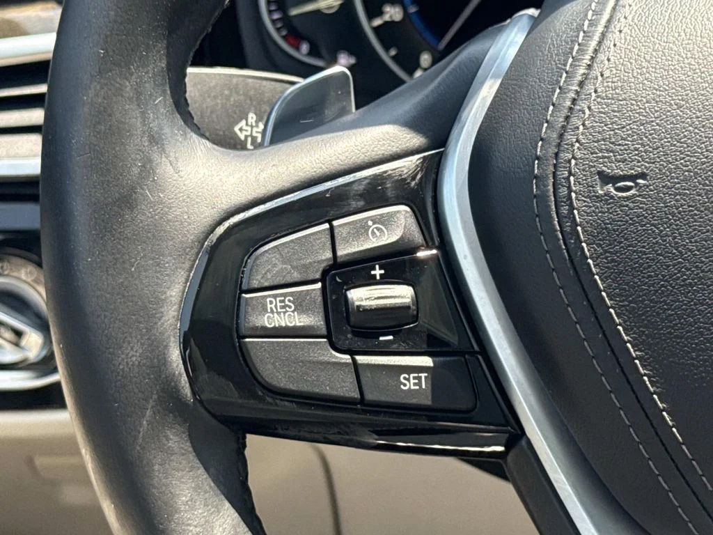 Used 2017 Gray BMW 530i xDrive image 13