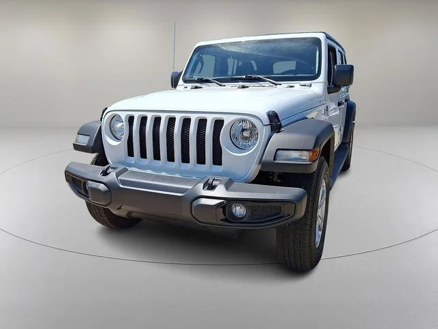 Used 2018 White Jeep Unlimited Sport S image 4