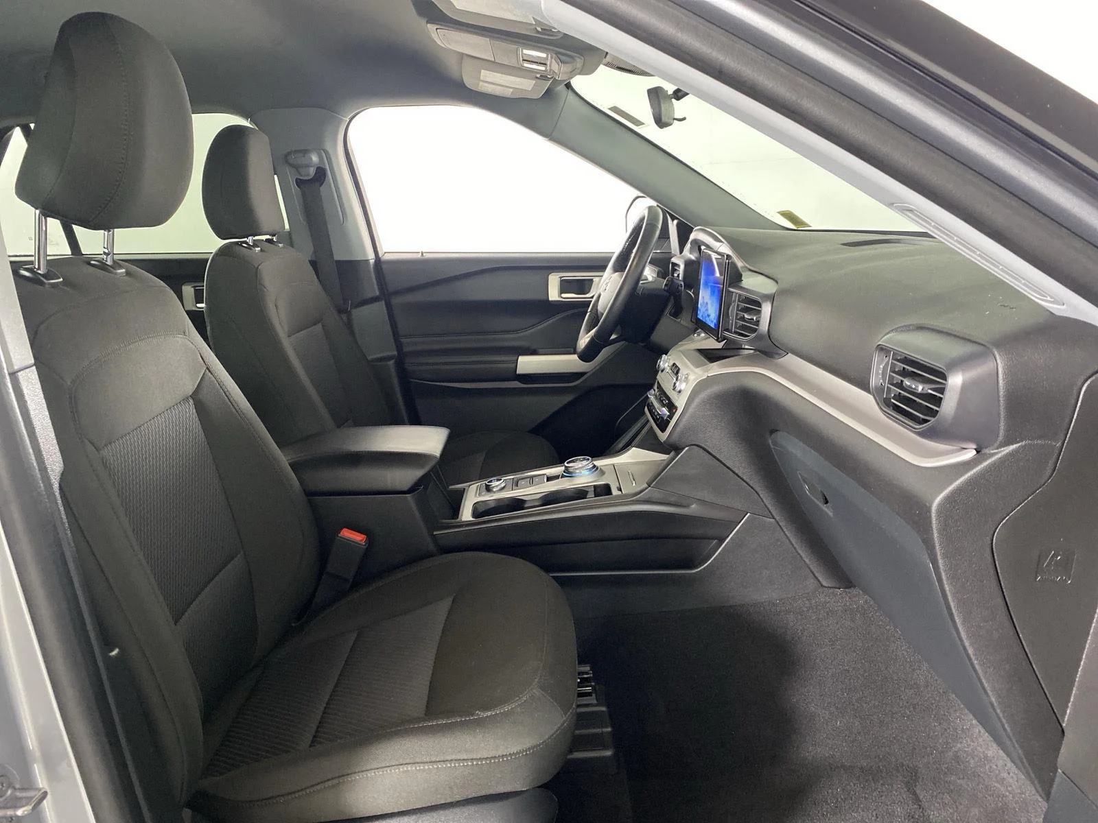 Used 2024 Iconic Silver Ford XLT image 37
