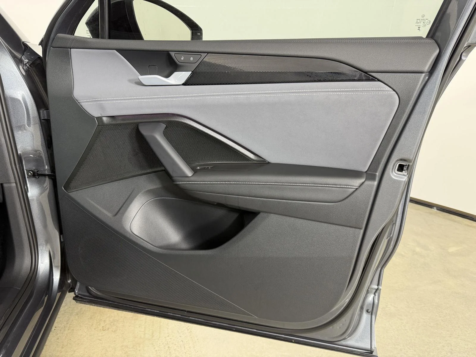 New 2026 Platinum Gray Metallic Volkswagen SE R-Line Black image 15