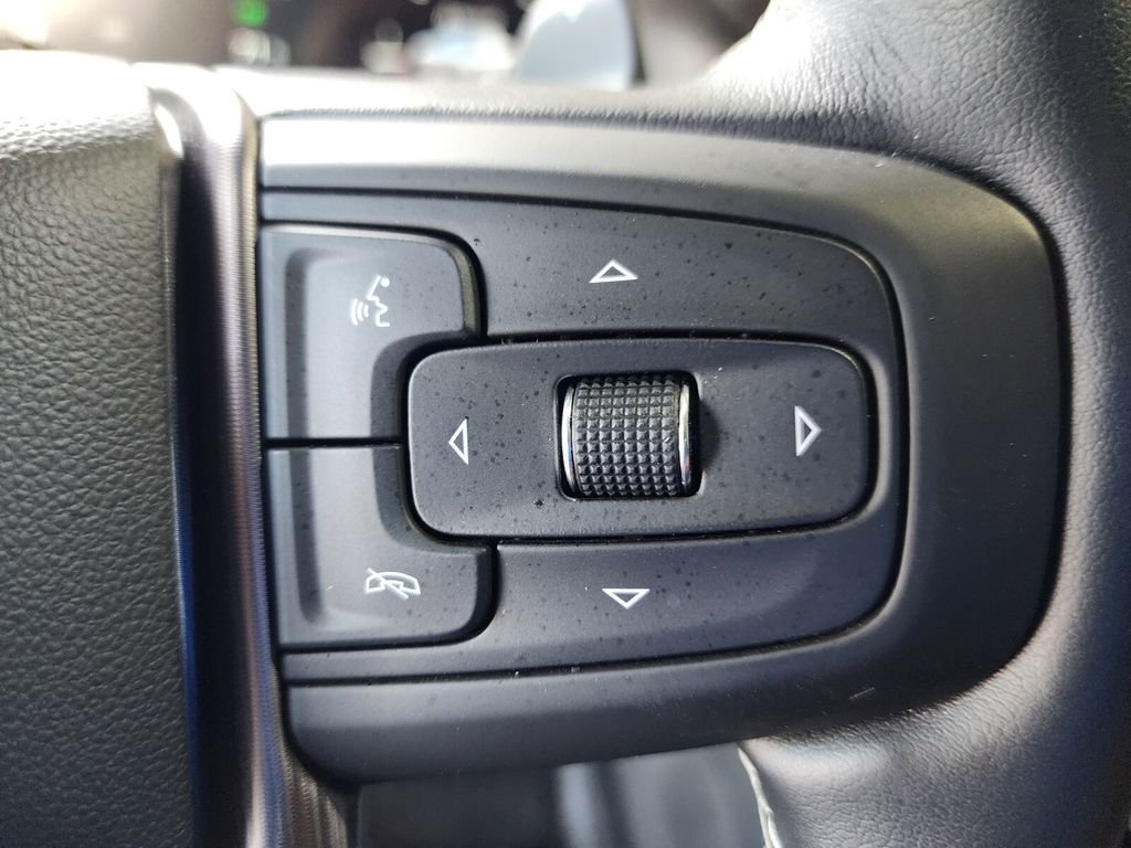 Used 2025 Silver GMC Denali Ultimate image 25