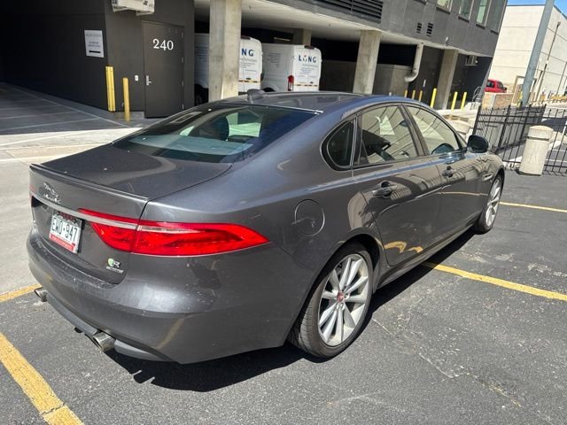 Used 2017 Gray Jaguar 35t R-Sport image 4