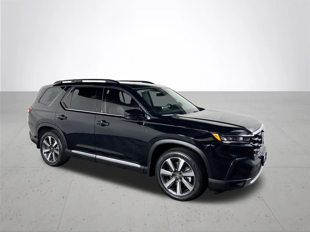 Used 2024 Black Honda Touring image 4