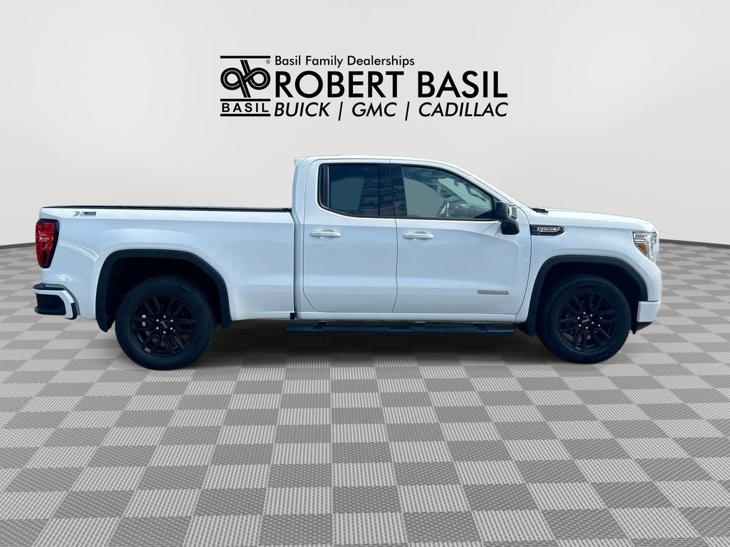 Used 2022 White GMC Elevation image 9