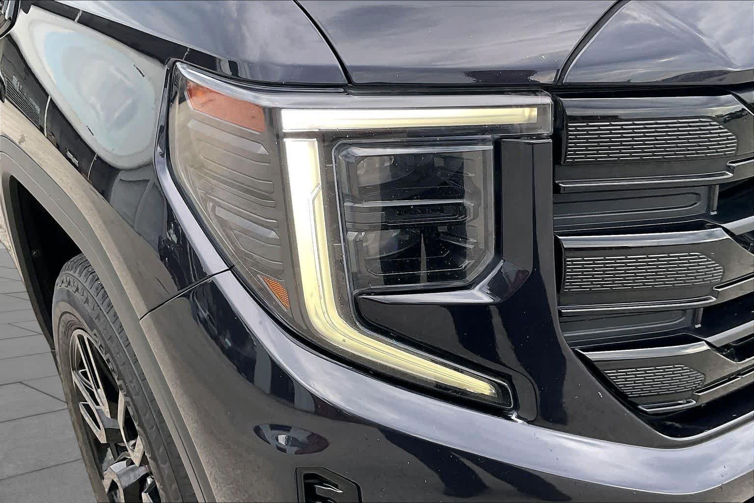 Used 2022 Titanium Rush Metallic GMC Elevation image 26