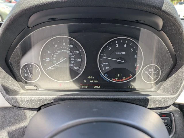 Used 2015 Mineral Gray Metallic BMW 320i xDrive image 26