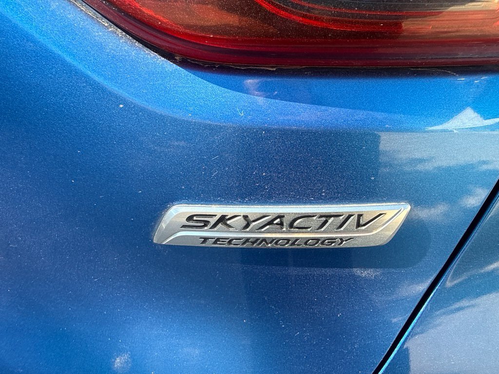 Used 2016 Blue Mazda Sport image 9