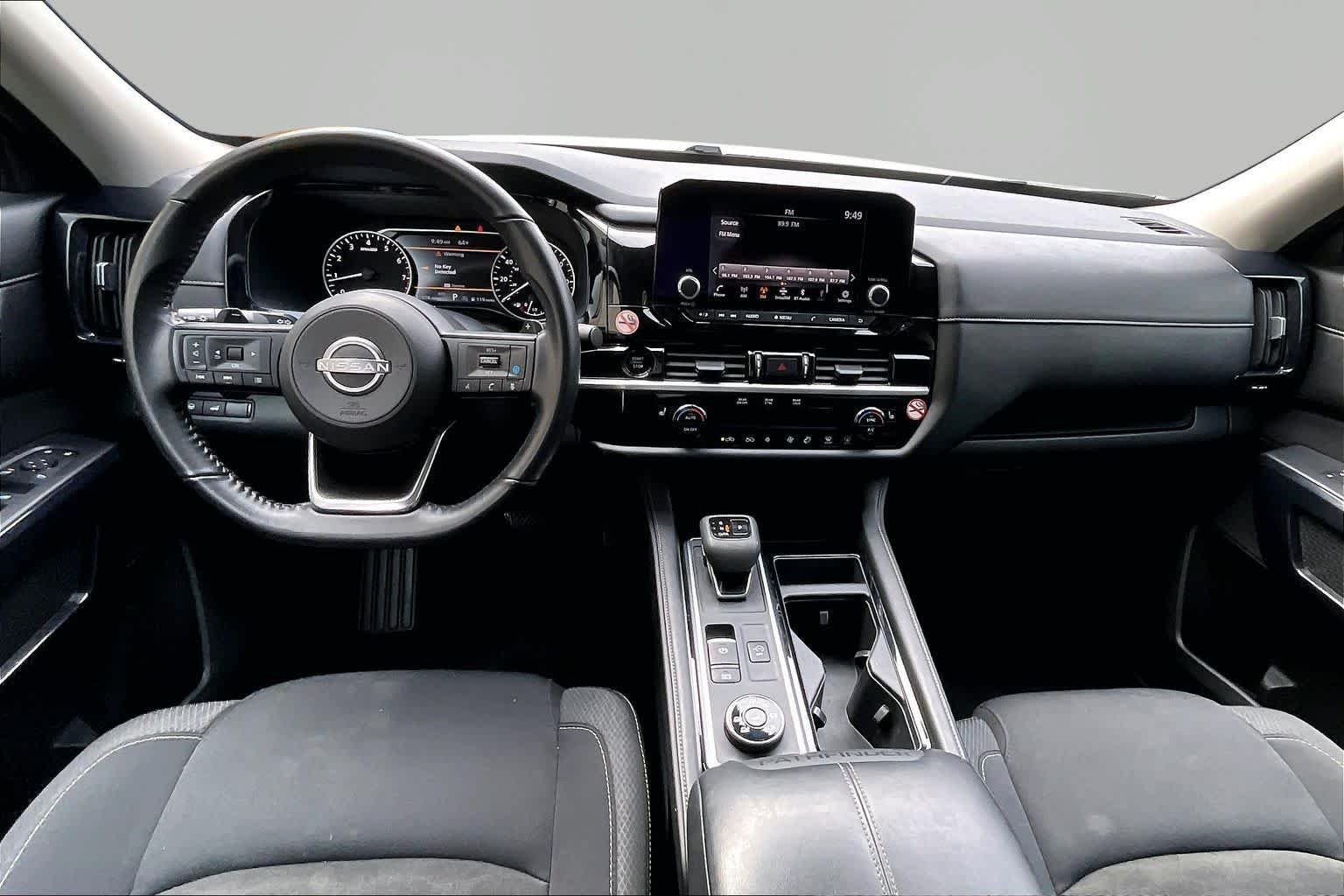 Used 2025 Glacier White Nissan SV image 16