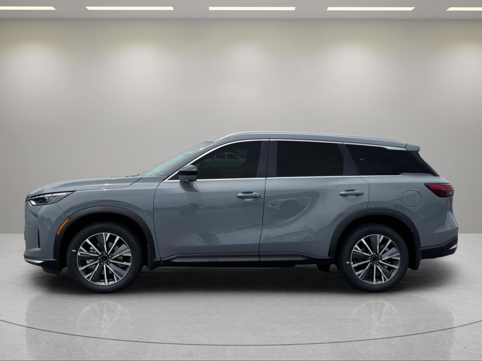 New 2027 HARBOR GRAY INFINITI Luxe FWD image 2