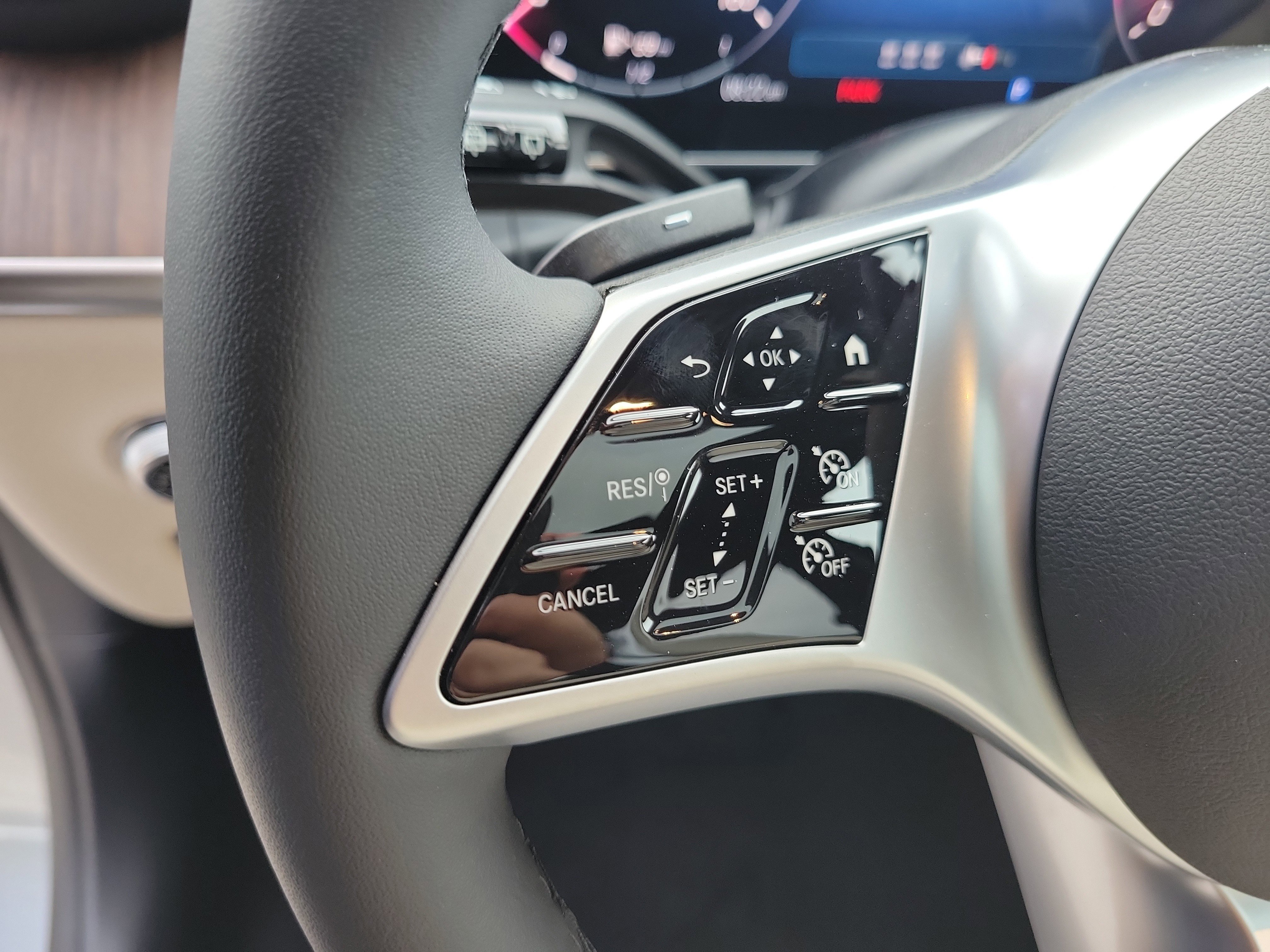 New 2026 Cirrus Silver Metallic Mercedes-Benz GLC 300 image 27
