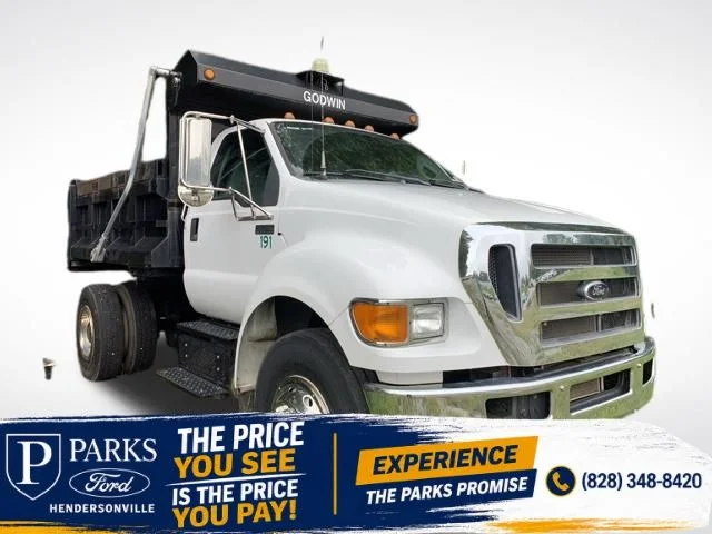Used 2015 White Ford XL image 1