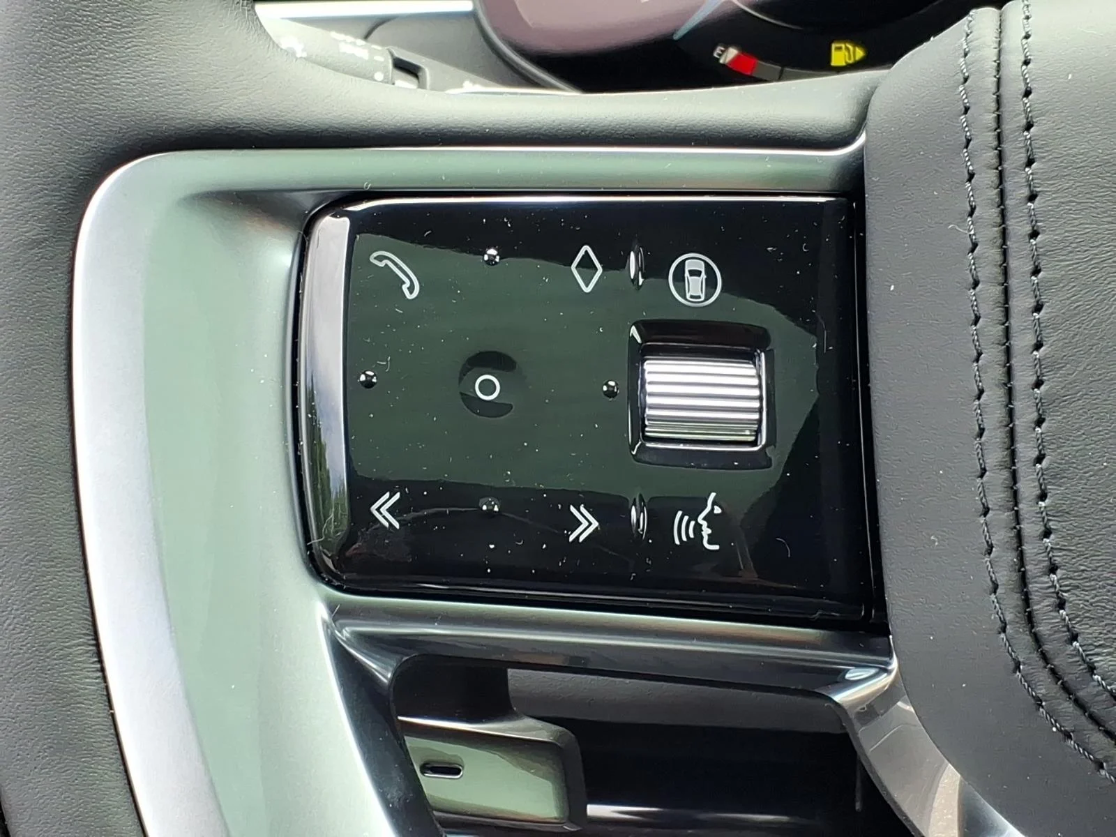 New 2026 Black Land Rover SE image 16