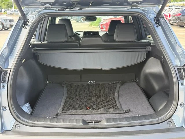 Used 2025  Toyota Hybrid XSE image 28