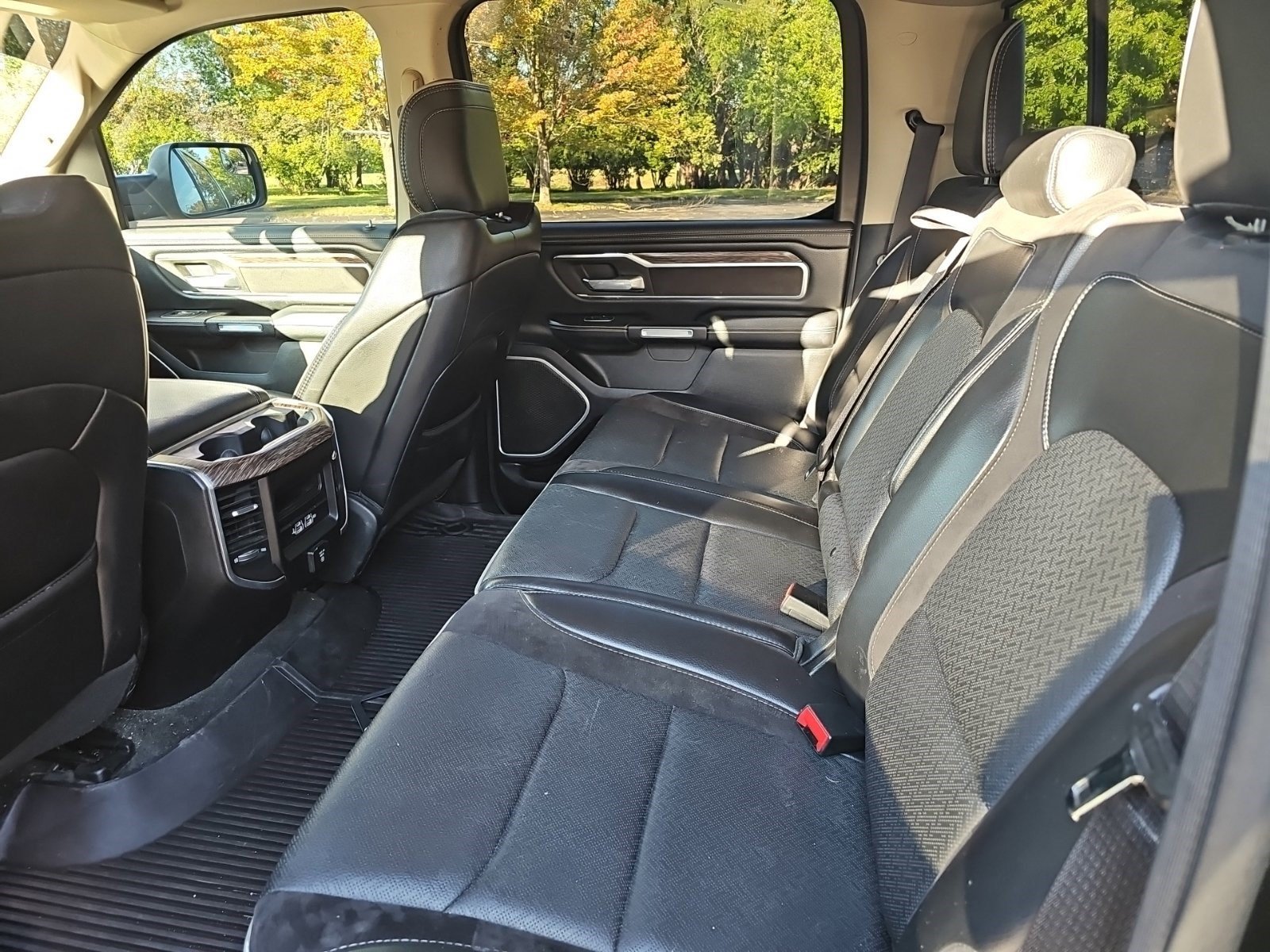 Used 2020 Diamond Black Crystal Pearlcoat Ram Laramie image 15