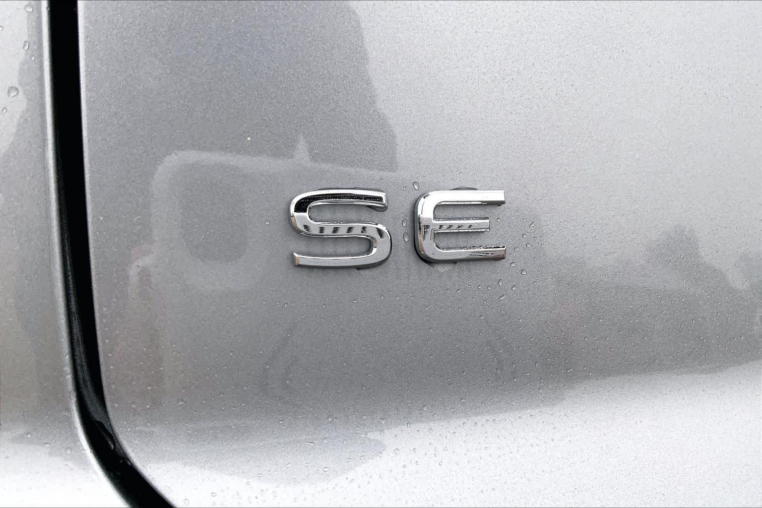 New 2026 Silver Mist Metallic Volkswagen 2.0T SE w/Technology image 15