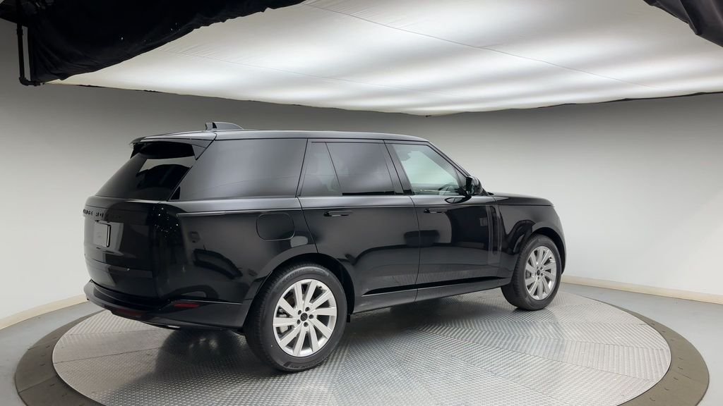 New 2026 Santorini Black Land Rover SE image 2