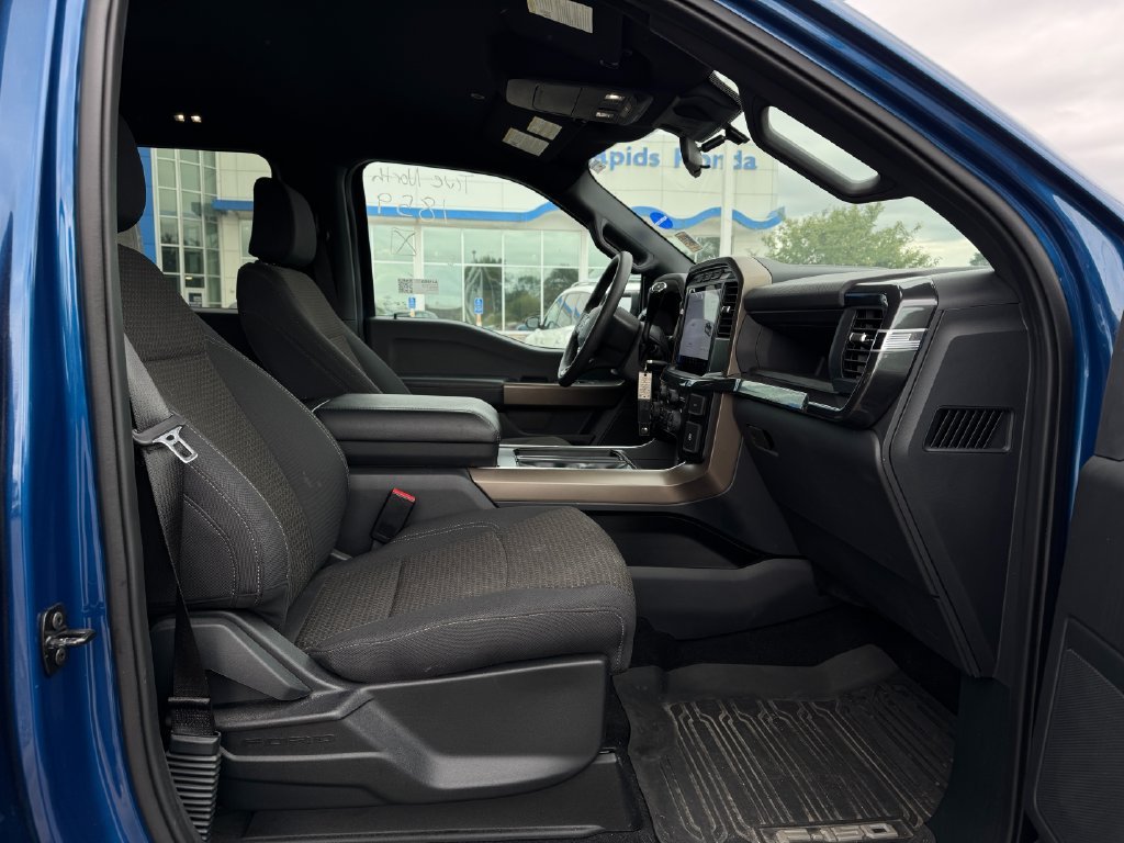 Used 2024 Atlas Blue Metallic Ford STX image 27