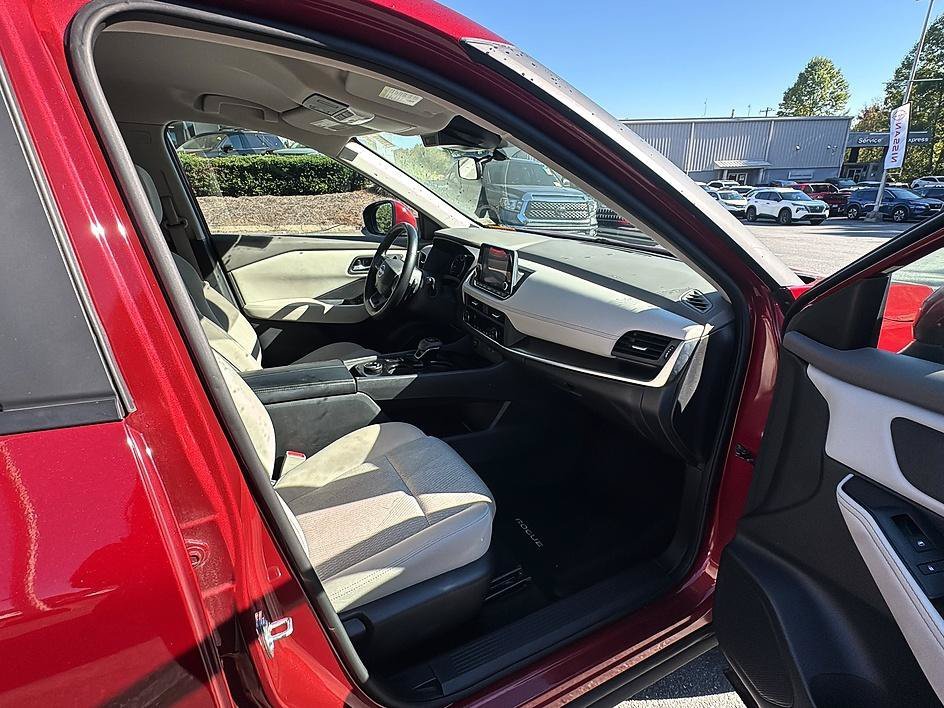 Used 2025 Scarlet Ember Tintcoat Nissan SV image 24