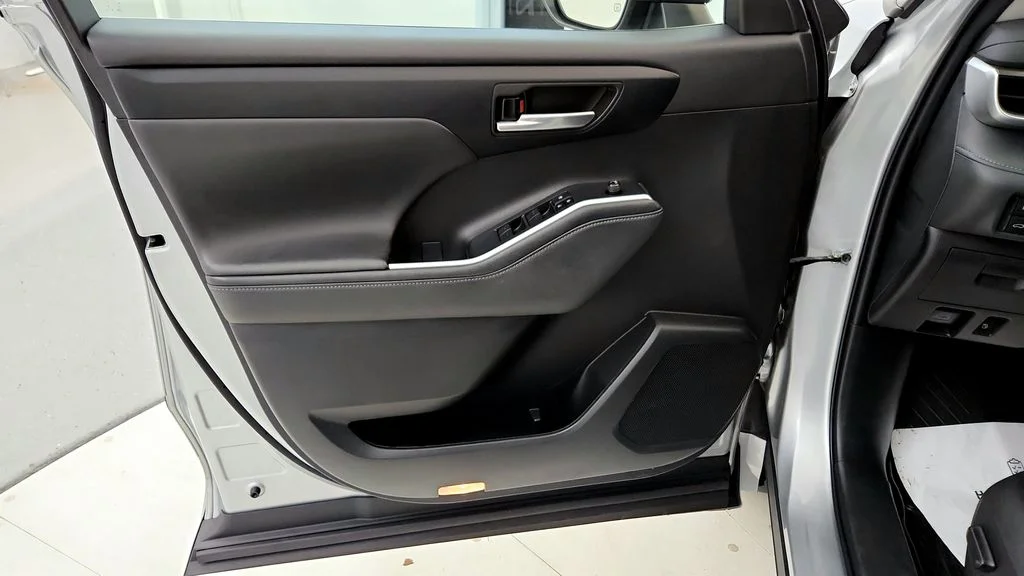 Used 2023 Silver Toyota XLE image 23