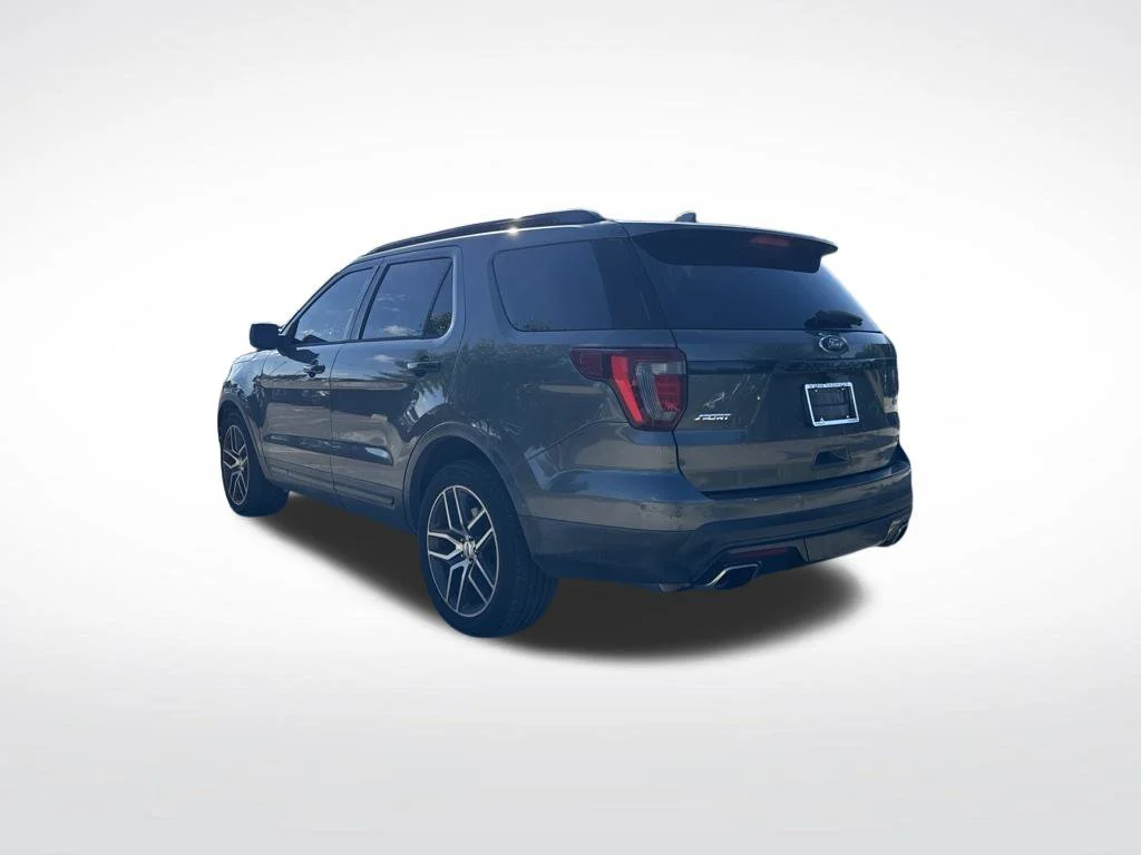 Used 2016 Magnetic Ford Sport image 6