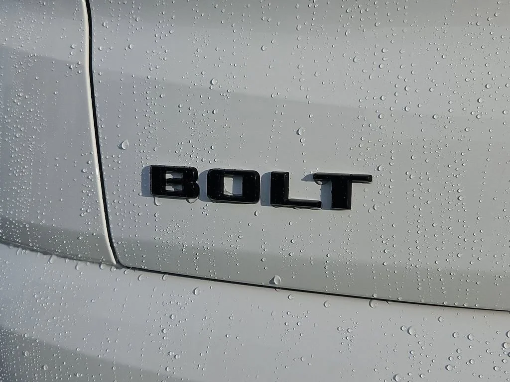 New 2027 Summit White Chevrolet LT image 26