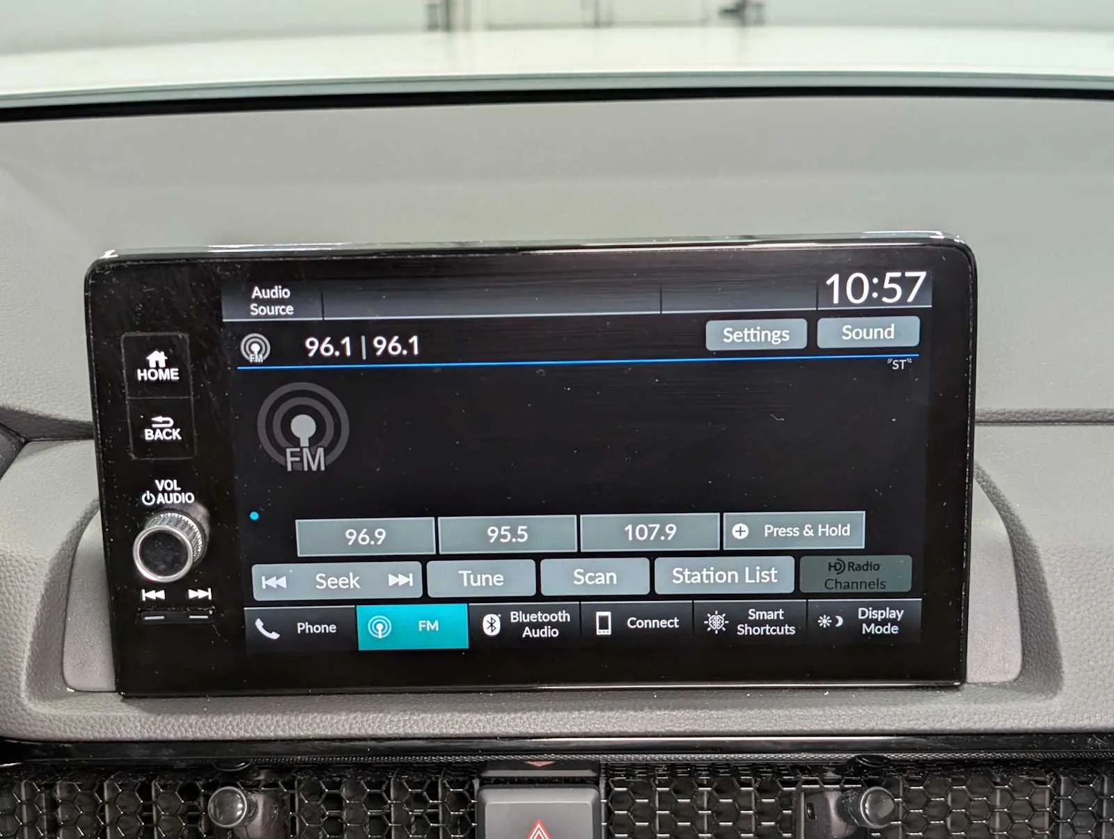 Used 2024 Platinum White Pearl Honda EX-L image 19