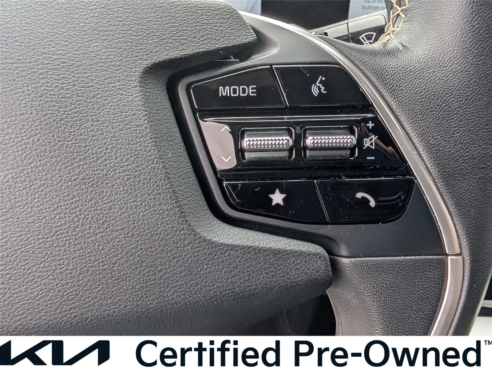 Used 2022 Snow White Pearl Kia GT-Line image 26