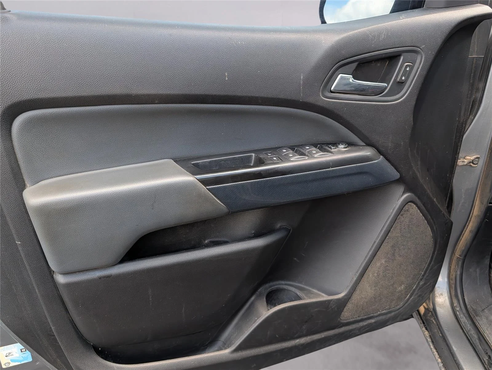 Used 2018 SATIN STEEL METALLIC Chevrolet 4WD Z71 image 14
