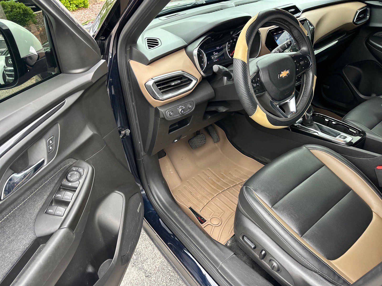 Used 2021 Midnight Blue Metallic Chevrolet ACTIV image 9