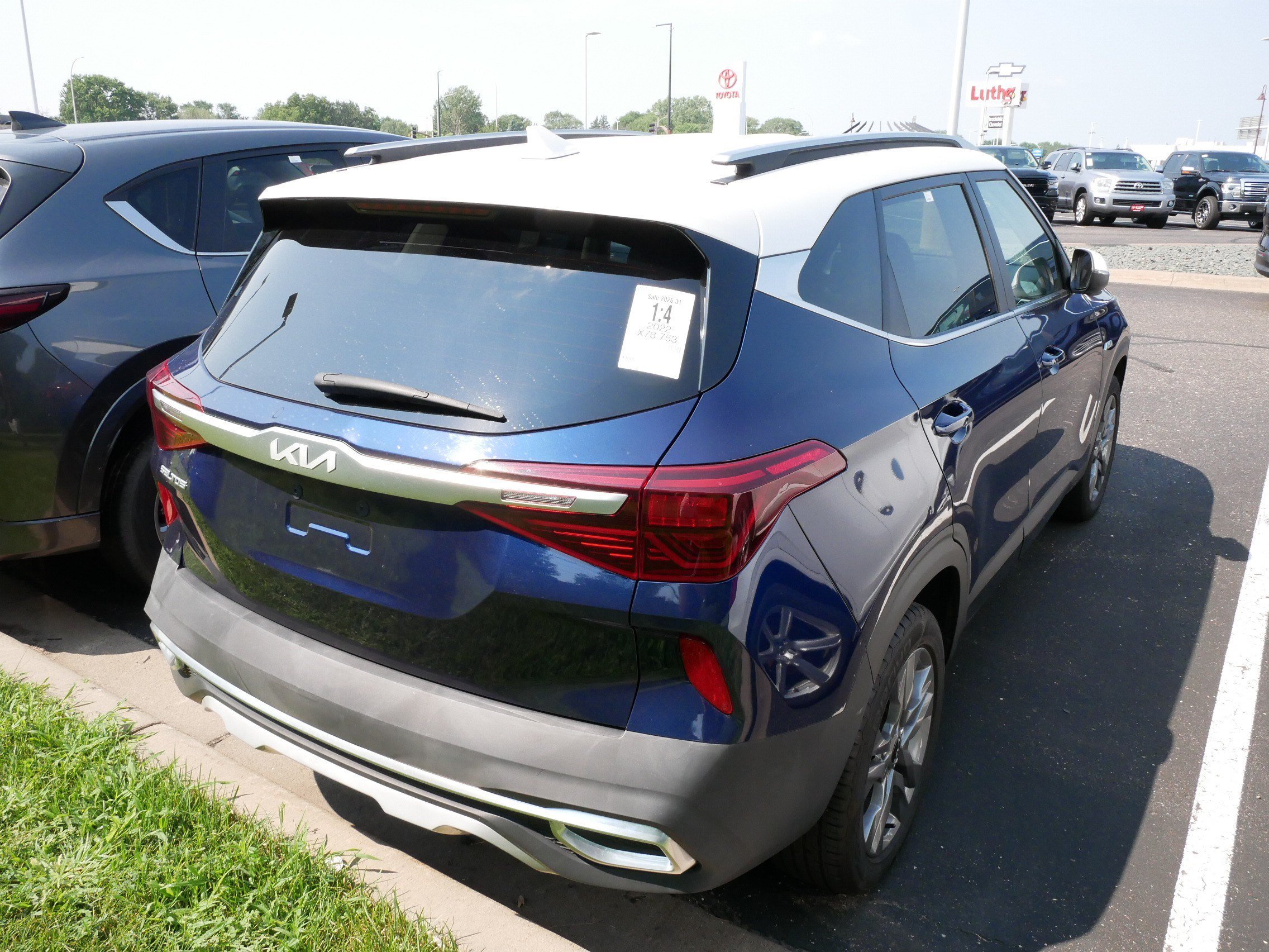 Used 2022 Kia Seltos S with VIN KNDEUCAA6N7247024 for sale in Brooklyn Center, Minnesota