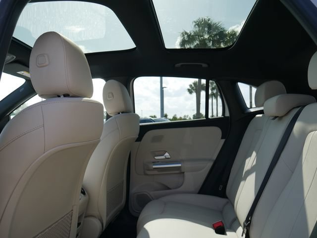 New 2026 Polar White Mercedes-Benz GLA 250 image 44