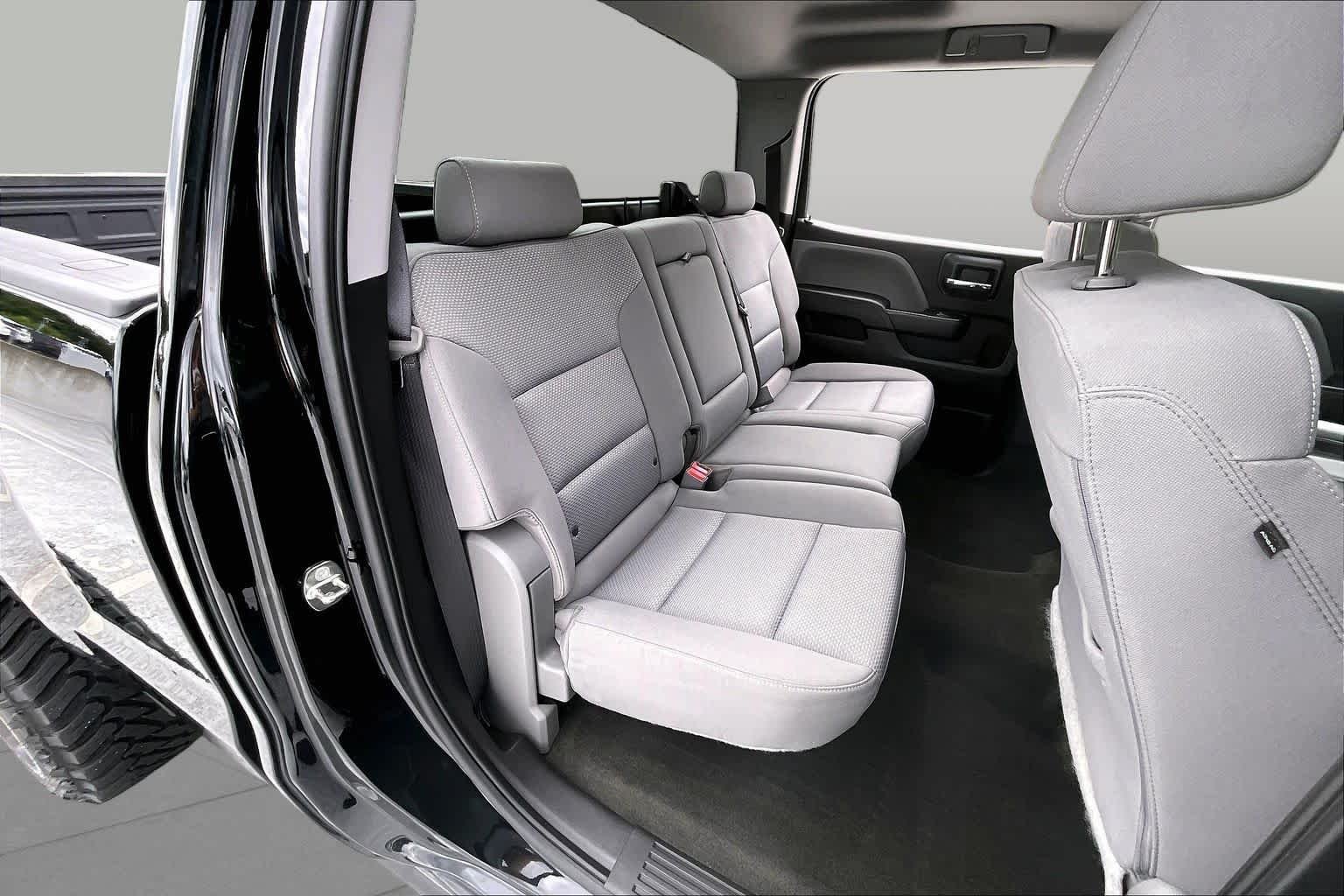 Used 2018 Black Chevrolet Custom image 19